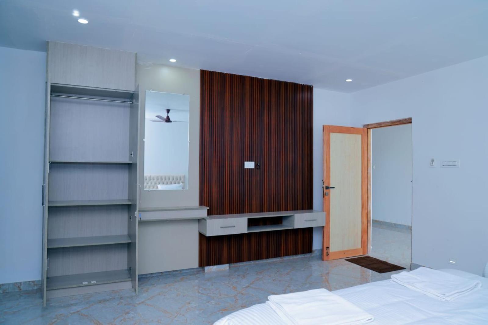 Grand Sangeetham Inn Thiruchendur Exterior photo